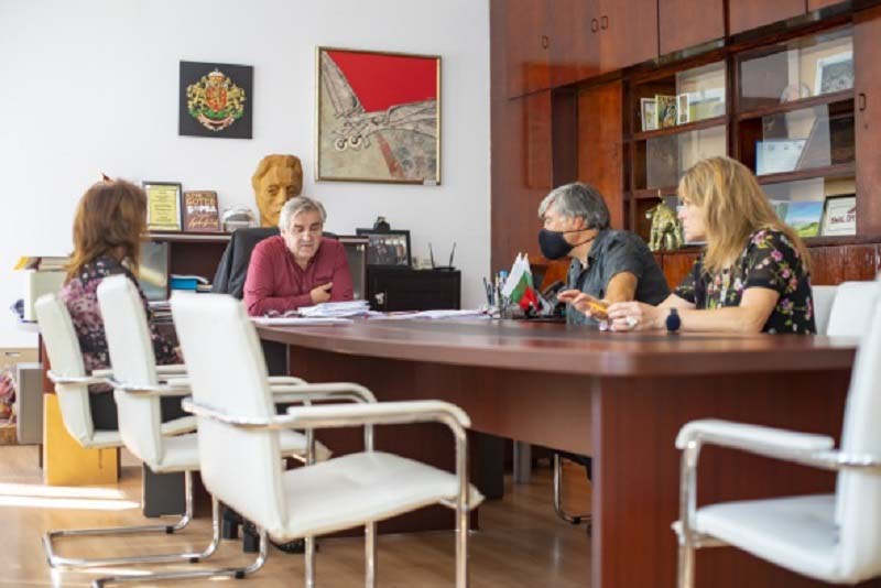 Община Мездра подменя 8 км канализационни тръби Община Мездра подменя 8 км канализационни тръби