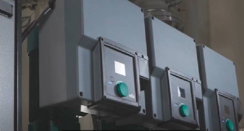 Смарт система за повишаване на налягането за големи сгради Wilo-SiBoost2.0 Smart Helix VE Смарт система за повишаване на налягането за големи сгради Wilo-SiBoost2.0 Smart Helix VE