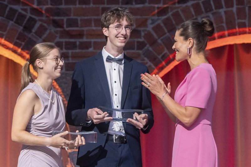 Вижте наградените проекти в конкурса Stockholm Junior Water Prize 2025 Вижте наградените проекти в конкурса Stockholm Junior Water Prize 2025