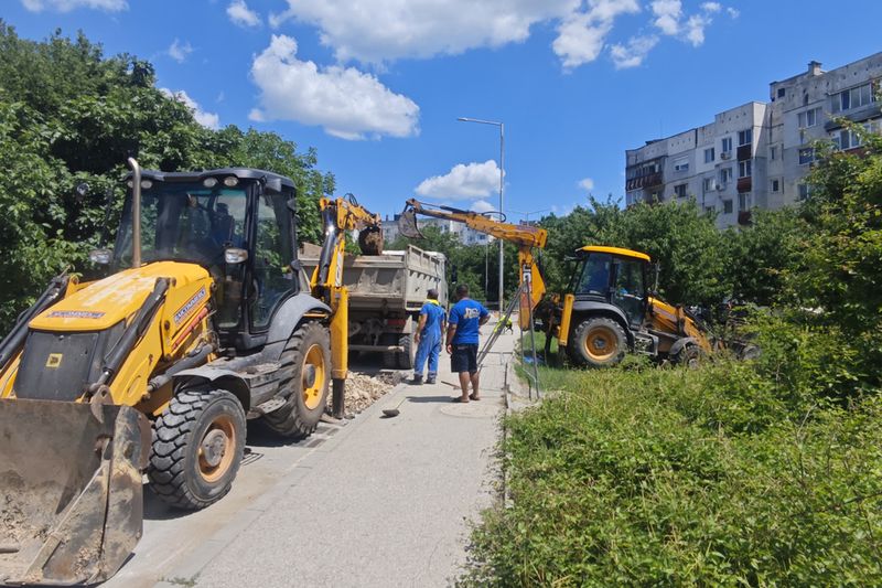 Започва първият етап от реконструкцията на ВиК мрежата в кв. "Дружба" и промишлената зона на Плевен Започва първият етап от реконструкцията на ВиК мрежата в кв. "Дружба" и промишлената зона на Плевен